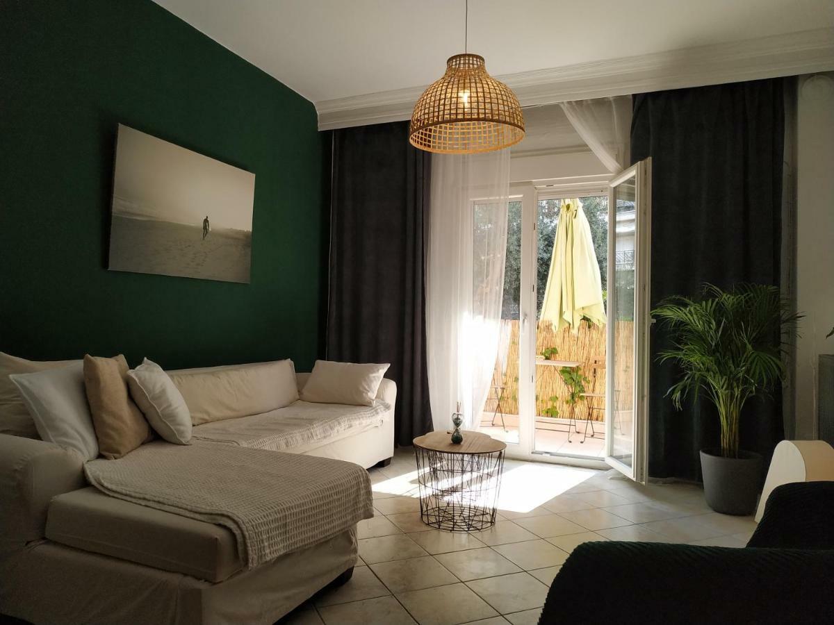 Bright Apartment Steps From The Sea Thessaloniki Exterior photo